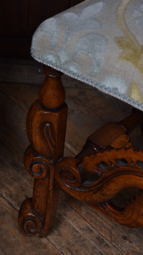 PAIR OF DUTCH WALNUT HALL CHAIRS - ADDITIONAL PHOTO 11