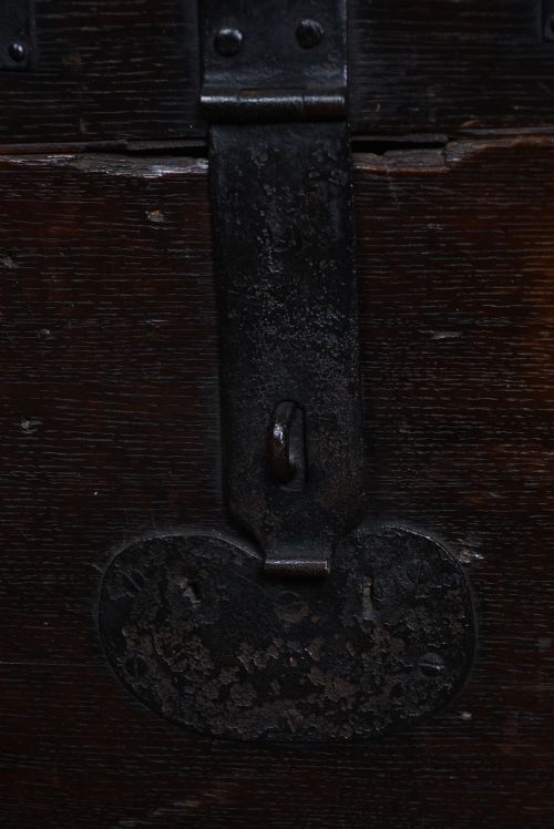 VICTORIAN IRON BOUND SILVER BOX - ADDITIONAL PHOTO 4