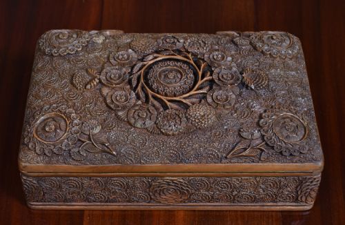 HANDCARVED ANGLOINDIAN WOODEN TRINKET BOX - ADDITIONAL PHOTO 3