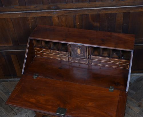 GEORGIAN MAHOGANY WRITING BUREAU - ADDITIONAL PHOTO 17
