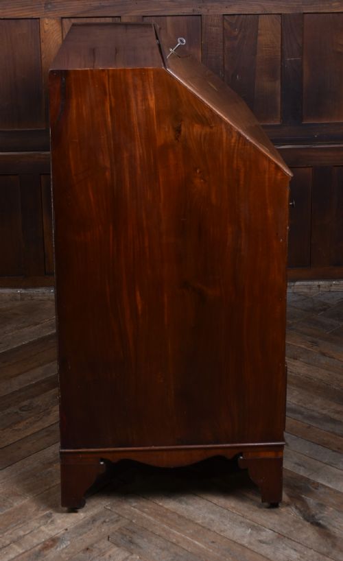 GEORGIAN MAHOGANY WRITING BUREAU - ADDITIONAL PHOTO 20