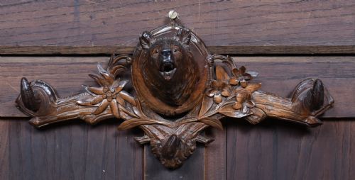 black forest bear hook - CATEGORY: ANTIQUE MISCELLANEOUS - DATED VICTORIAN