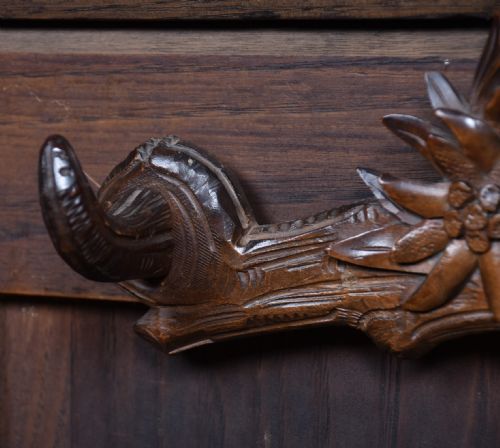 BLACK FOREST BEAR HOOK - ADDITIONAL PHOTO 5