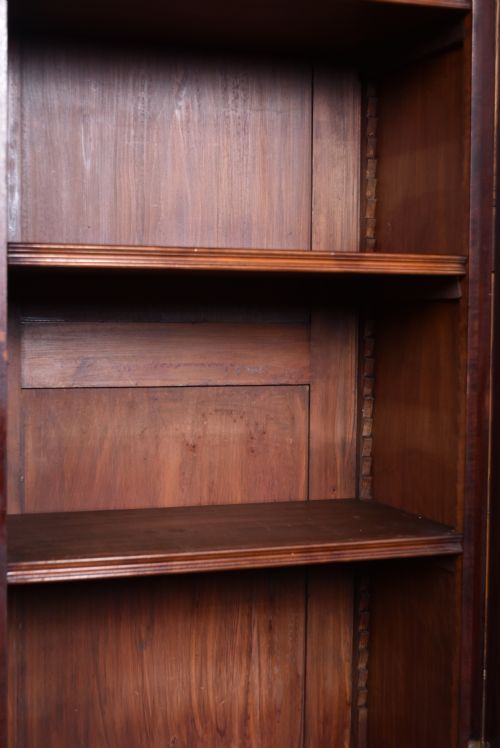 EDWARDIAN MAHOGANY BREAKFRONT BOOKCASE - ADDITIONAL PHOTO 17