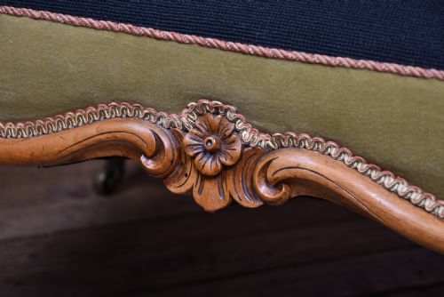 VICTORIAN WALNUT CENTRE STOOL - ADDITIONAL PHOTO 9