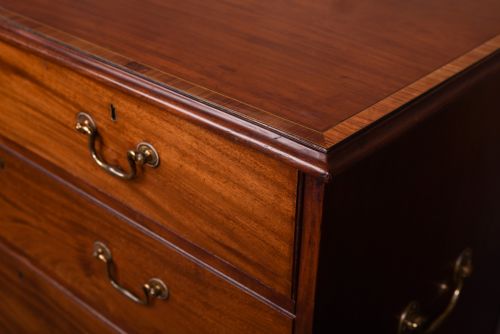 GEORGIAN MAHOGANY CHEST OF DRAWERS - ADDITIONAL PHOTO 4