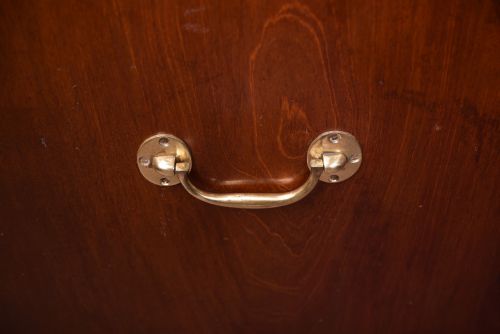 GEORGIAN MAHOGANY CHEST OF DRAWERS - ADDITIONAL PHOTO 7