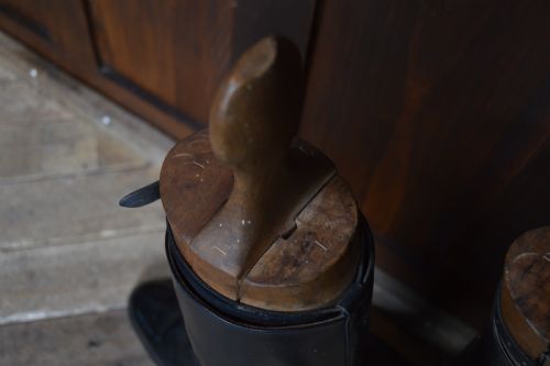 EDWARDIAN LADIES RIDING BOOTS ESTIMATED SIZE 5 - ADDITIONAL PHOTO 8