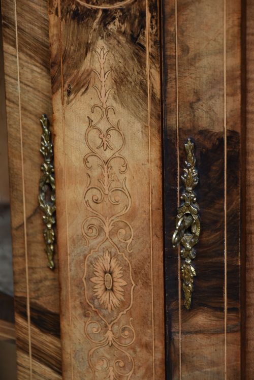 VICTORIAN WALNUT CREDENZA SIDEBOARD - ADDITIONAL PHOTO 6