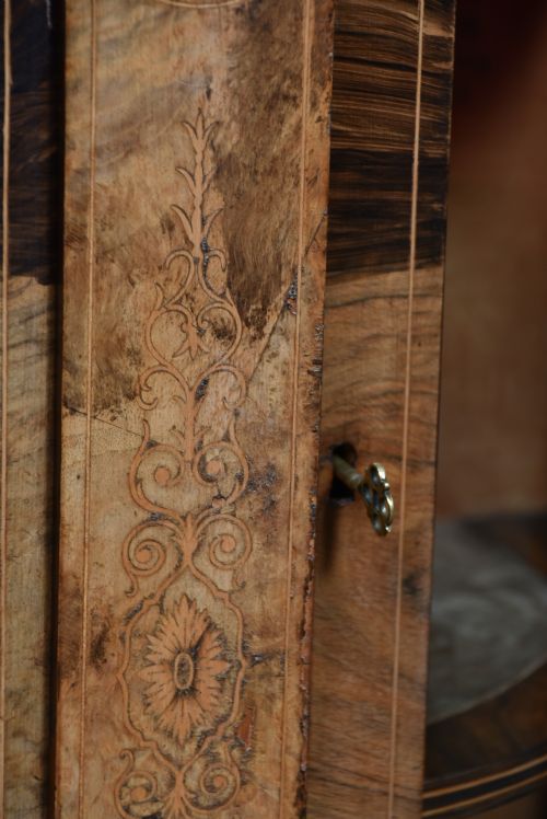 VICTORIAN WALNUT CREDENZA SIDEBOARD - ADDITIONAL PHOTO 7