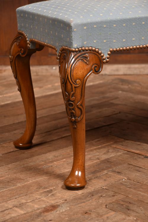 WALNUT CENTRE FOOT STOOL - ADDITIONAL PHOTO 1