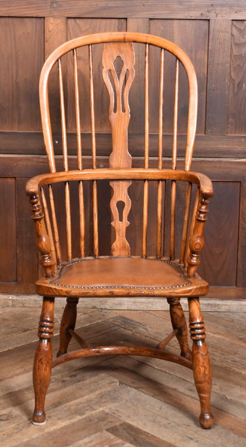 oak and elm windsor chair - CATEGORY: ANTIQUE CHAIRS - DATED 19TH CENTURY