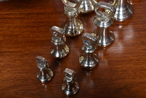 EDWARDIAN BRASS SHOPKEEPER'S SCALES - ADDITIONAL PHOTO 9