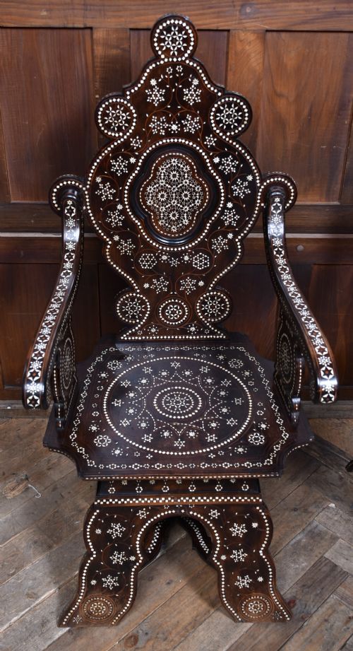 PAIR OF ISLAMIC CHAIRS - ADDITIONAL PHOTO 3