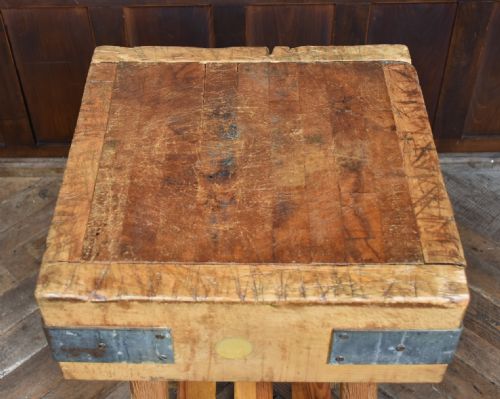 PINE BUTCHER'S BLOCK - ADDITIONAL PHOTO 2