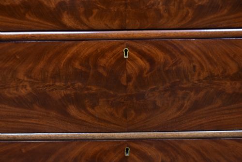VICTORIAN SCOTTISH MAHOGANY OGEE CHEST OF DRAWERS - ADDITIONAL PHOTO 4