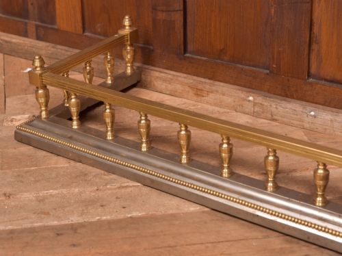 EDWARDIAN BRASS FENDER - ADDITIONAL PHOTO 2