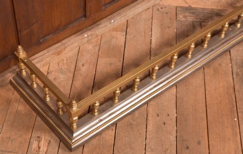 EDWARDIAN BRASS FENDER - ADDITIONAL PHOTO 5