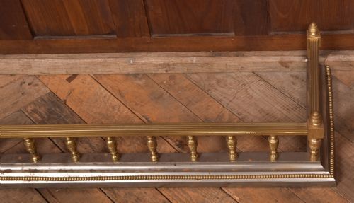 EDWARDIAN BRASS FENDER - ADDITIONAL PHOTO 6