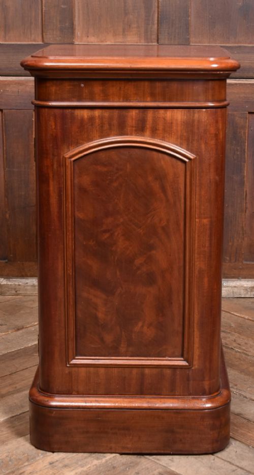 VICTORIAN MAHOGANY POT CUPBOARD - ADDITIONAL PHOTO 1