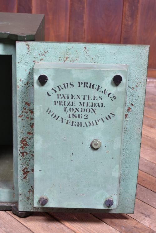 EDWARDIAN PRICE CO FIREPROOF SAFE - ADDITIONAL PHOTO 5