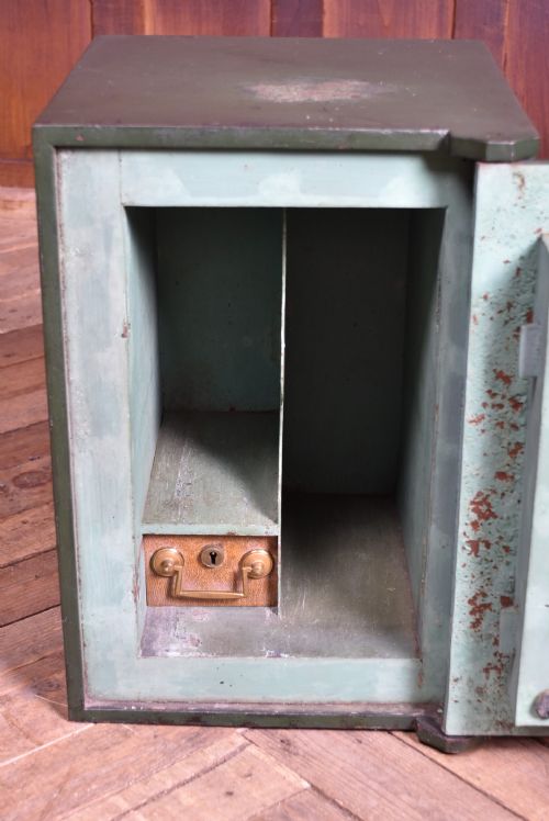EDWARDIAN PRICE CO FIREPROOF SAFE - ADDITIONAL PHOTO 6