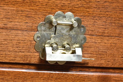 CHINESE CAMPHOR WOOD STORAGEBLANKET BOX - ADDITIONAL PHOTO 1