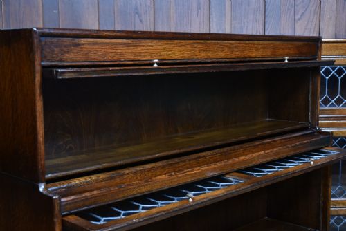 PAIR OF EDWARDIAN OAK BOOKCASES - ADDITIONAL PHOTO 7