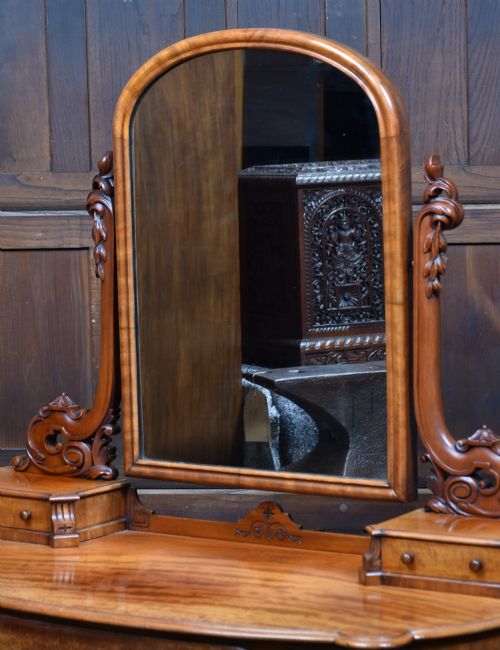VICTORIAN MAHOGANY DRESSING TABLE - ADDITIONAL PHOTO 1