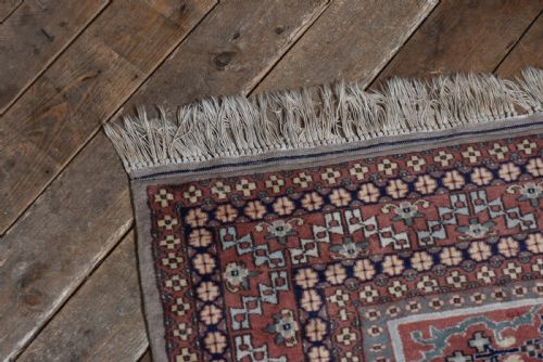 VINTAGE MACHINE WOVEN RUG - ADDITIONAL PHOTO 1
