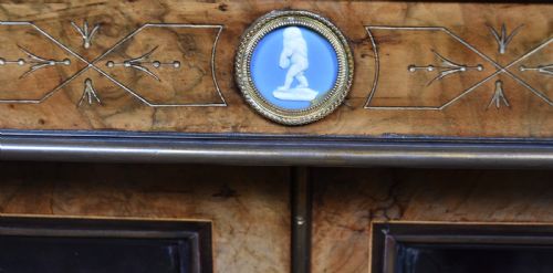 VICTORIAN WALNUT DISPLAY CABINET - ADDITIONAL PHOTO 5