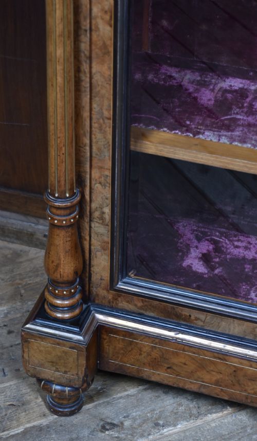 VICTORIAN WALNUT DISPLAY CABINET - ADDITIONAL PHOTO 9