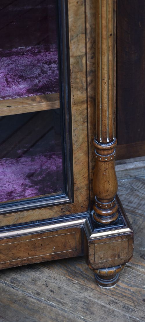VICTORIAN WALNUT DISPLAY CABINET - ADDITIONAL PHOTO 11