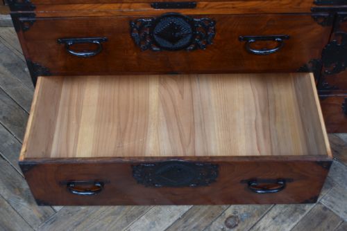 JAPANESE CEDAR WOOD TANSU CHEST - ADDITIONAL PHOTO 8