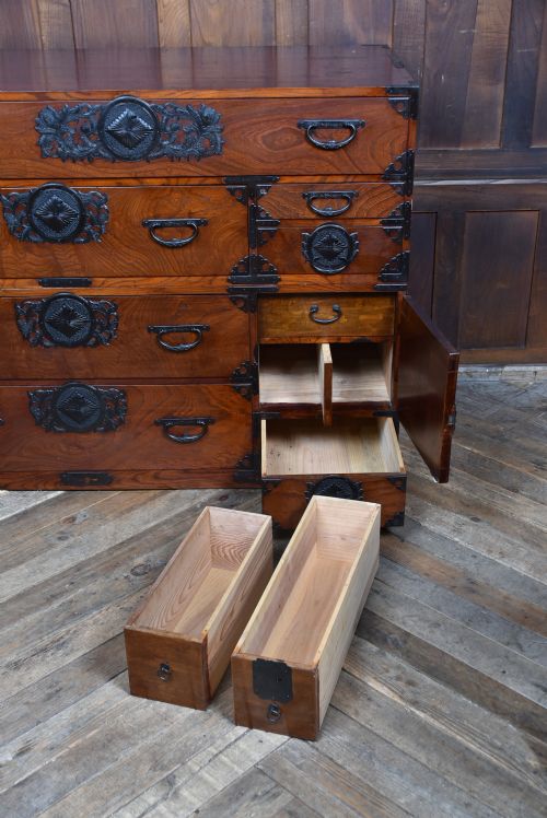 JAPANESE CEDAR WOOD TANSU CHEST - ADDITIONAL PHOTO 10