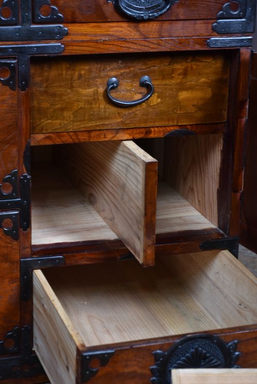 JAPANESE CEDAR WOOD TANSU CHEST - ADDITIONAL PHOTO 11
