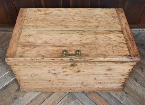 VICTORIAN PINE TOOL CHEST - ADDITIONAL PHOTO 3