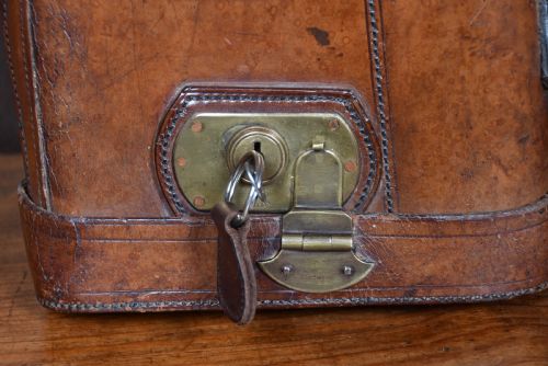 SCOTTISH LEATHER LEG OF MUTTON GUN CASE - ADDITIONAL PHOTO 2