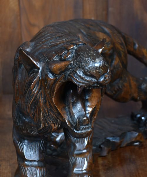 JAPANESE TIGER WOODEN SCULPTURE - ADDITIONAL PHOTO 9