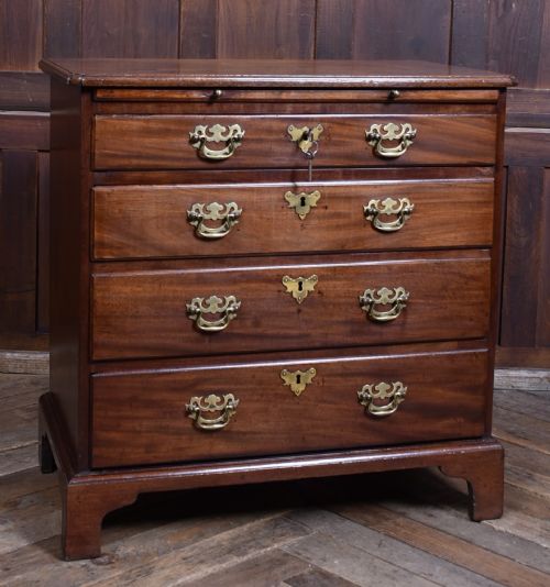 GEORGIAN MAHOGANY BACHELOR'S CHEST - ADDITIONAL PHOTO 1