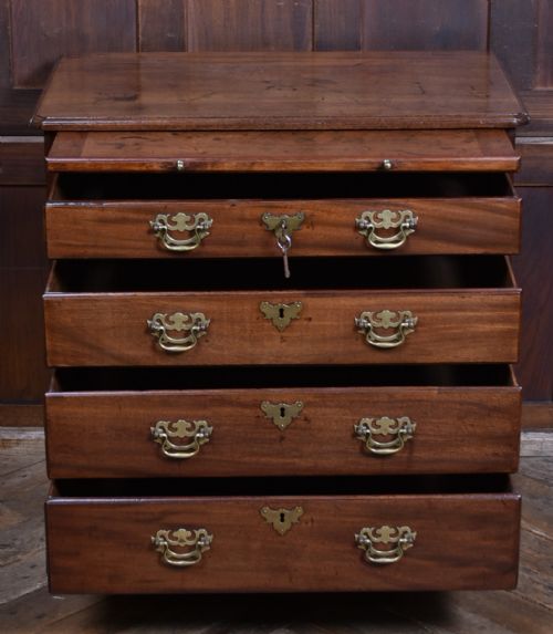 GEORGIAN MAHOGANY BACHELOR'S CHEST - ADDITIONAL PHOTO 5