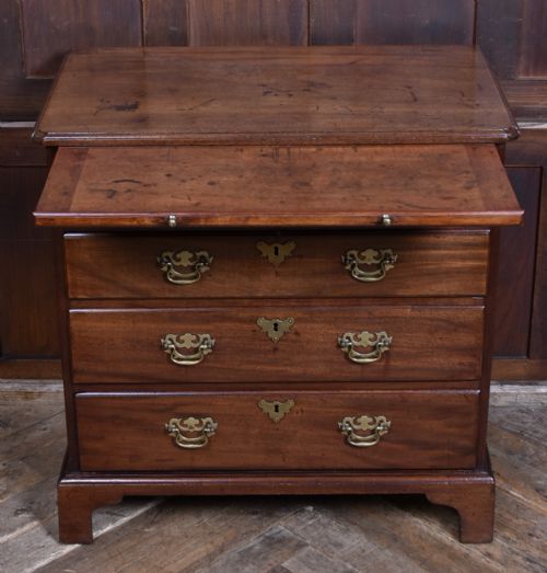 GEORGIAN MAHOGANY BACHELOR'S CHEST - ADDITIONAL PHOTO 6