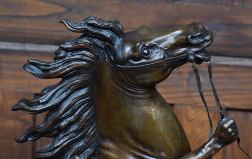 PAIR OF BRONZE MARLY HORSES AFTER GUILLAUME COUSTOU - ADDITIONAL PHOTO 3