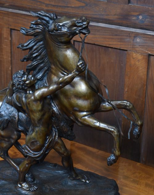 PAIR OF BRONZE MARLY HORSES AFTER GUILLAUME COUSTOU - ADDITIONAL PHOTO 5