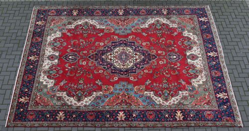 hand made woollen iranian rug - CATEGORY: ANTIQUE RUGS - DATED 1920