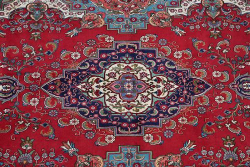HAND MADE WOOLLEN IRANIAN RUG - ADDITIONAL PHOTO 1