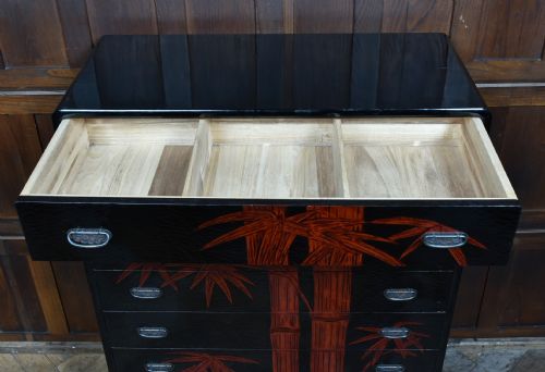 JAPANESE LACQUERED CHEST OF DRAWERS - ADDITIONAL PHOTO 9