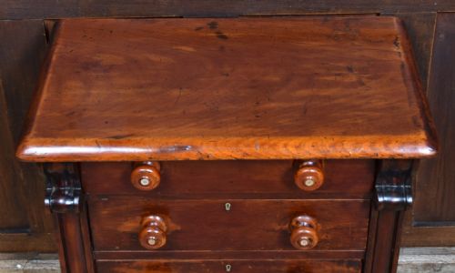 MINIATURE MAHOGANY CHEST OF DRAWERS - ADDITIONAL PHOTO 4