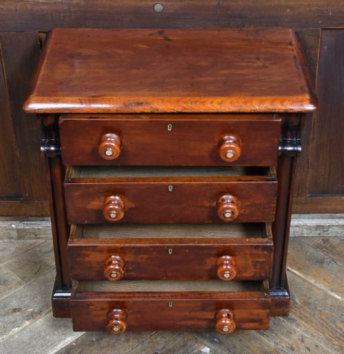 MINIATURE MAHOGANY CHEST OF DRAWERS - ADDITIONAL PHOTO 5