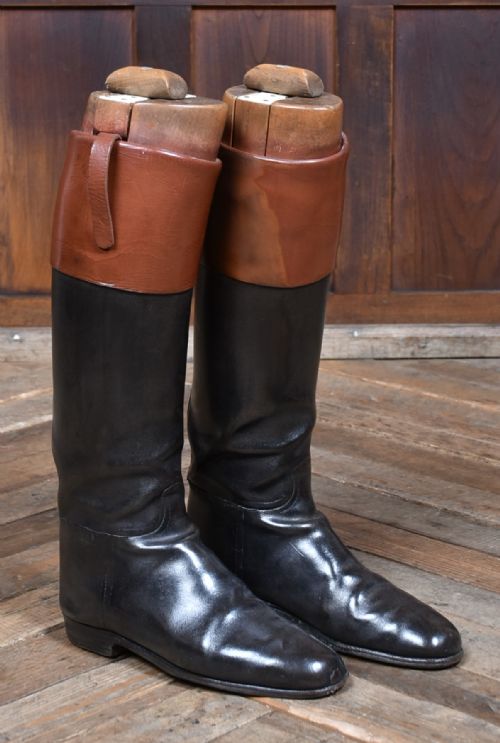 pair of edwardian riding boots with boot trees - CATEGORY: ANTIQUE MISCELLANEOUS - DATED EDWARDIAN